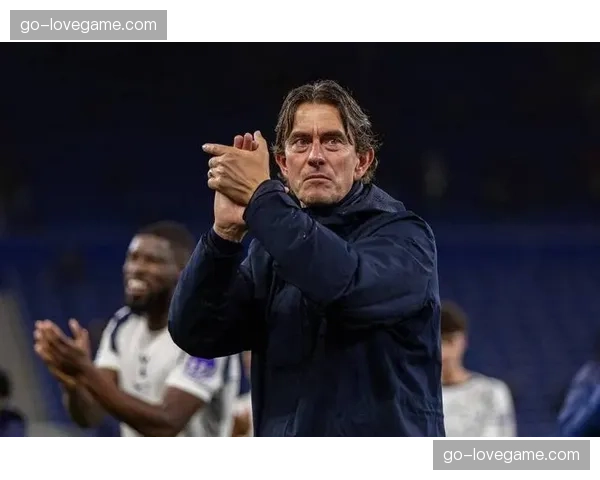 热刺队长罗梅罗红牌停赛4场，防线核心缺失加剧保级危机